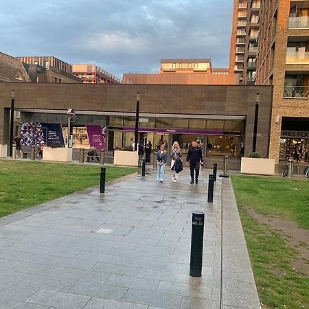 Luxury Riverside Apt With Easy Access To Central London, O2, Excel Centre And Parking 外观 照片