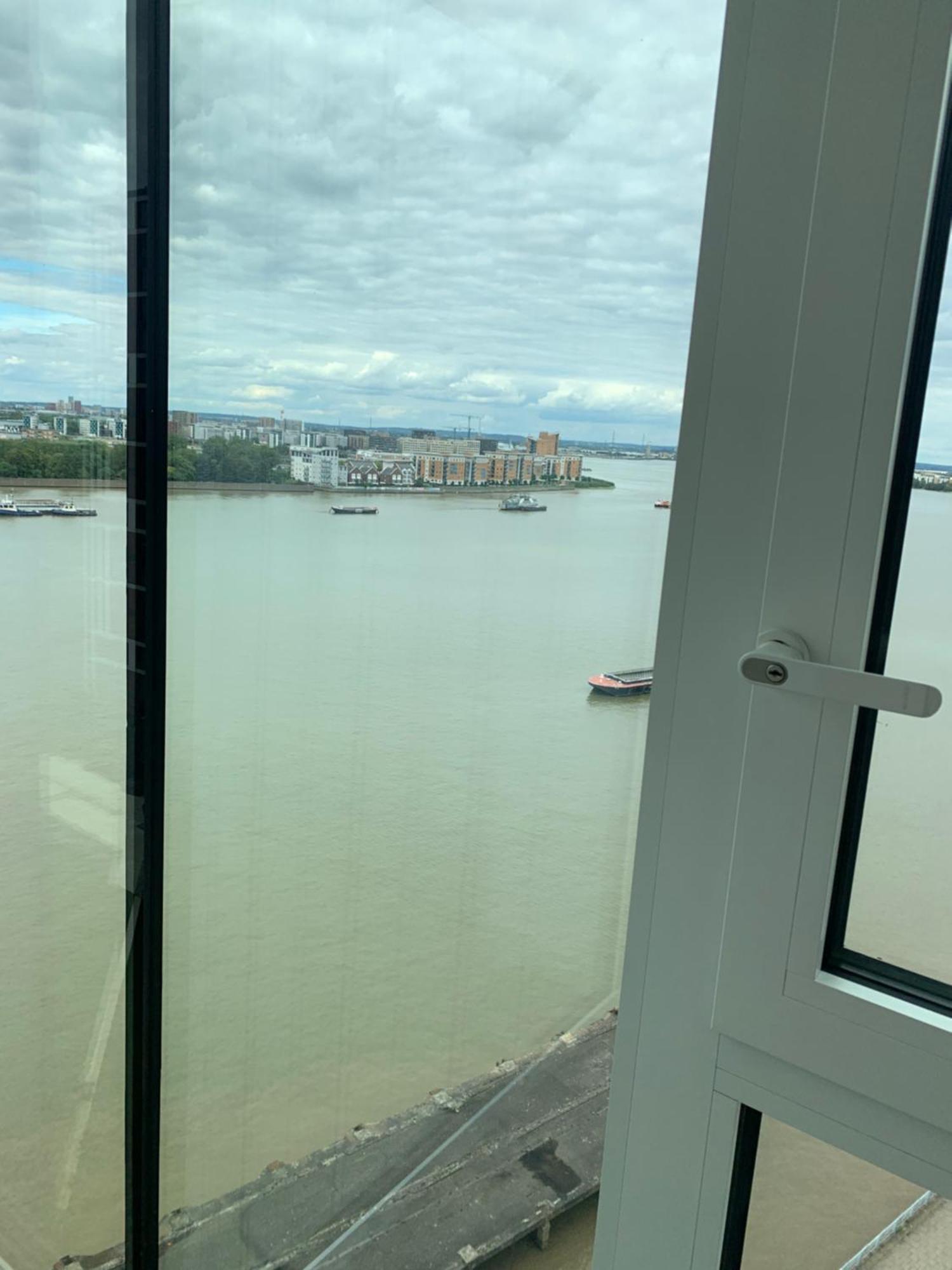Luxury Riverside Apt With Easy Access To Central London, O2, Excel Centre And Parking 外观 照片
